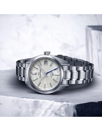 Grand Seiko Snowfall Mount Iwate Hi-Beat 36000 GMT SBGJ263