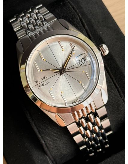 Nivada Grenchen Antarctic Spider 32023A04