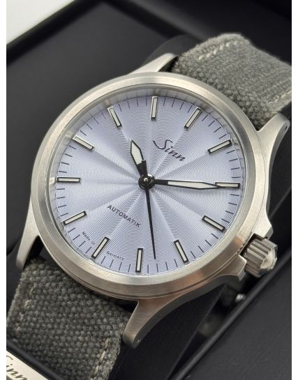 Sinn 556 Ice Blue 556.0121