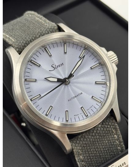 Sinn 556 Ice Blue 556.0121