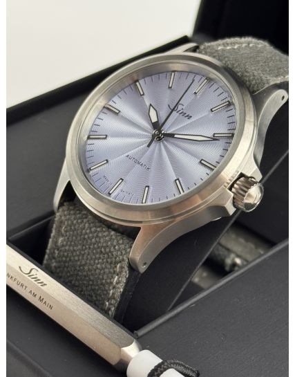 Sinn 556 Ice Blue 556.0121