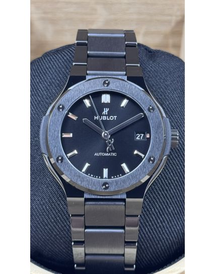 Hublot Classic Fusion Black Magic 568.CM.1470.CM