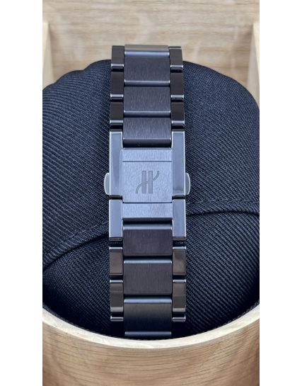 Hublot Classic Fusion Black Magic 568.CM.1470.CM