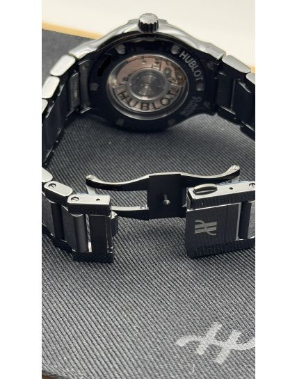 Hublot Classic Fusion Black Magic 568.CM.1470.CM